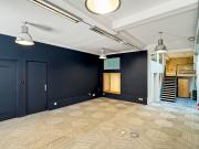 LOCAL À USAGE COMMERCIAL DE 132 M2