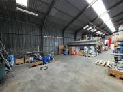 Local activités en vente à Châteauneuf du Faou,...