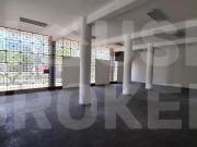 Local alto tránsito en esquina