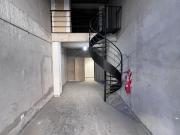 Local cerca de importante esquina Apto varios destinos !