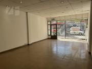 Local comercial 115m2 vidriera 5 mts sobre Castro Barros...