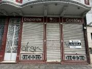 Local comercial al frente buena vidriera amplio