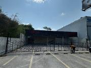 Local comercial con bodega carr. Mérida Progreso