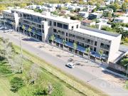 LOCAL COMERCIAL CON COCHERA PASEO DE COMPRAS HUDSON ZONA...