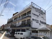 Local Comercial con Departamento habitacional en Cerrada...