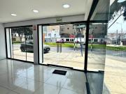 LOCAL COMERCIAL de 79 m2 CON LICENCIA AL DIA EN ESQUINA...