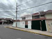 Local Comercial en 2 pisos + Buhardilla