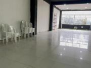 Local comercial en 2do piso de 300m2 frente al tren