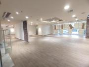 Local comercial en alquiler en Av. Conquistadores zona...