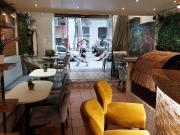 Bar en alquiler en calle De Calàbria, Barcelona, de 90...