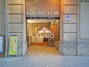 Local comercial en alquiler en calle Del Consell de...