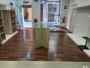 Local comercial en alquiler en calle Sant Ignasi, Olot,...