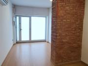 Local comercial en Alquiler en El Camp de l'Arpa del...