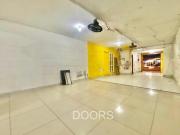 Local Comercial en Alquiler en La Urb. Las Acacias, La...