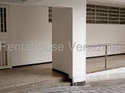 Local Comercial en Alquiler en Los Dos Caminos, Caracas
