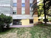 Local comercial en alquiler en Madrid, Calle de Oña, 28050