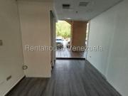 Local Comercial en Alquiler en Prados del Este, Caracas