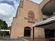 Local Comercial en Alquiler en Prados del Este, Caracas