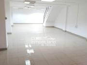 Local comercial en la Av. Taco Reformado con semi sótano