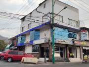 Local comercial en primer piso a unos pasos del metro...