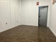 Local comercial en primera línea comercial EXCELENTE...