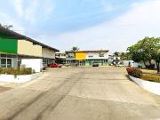Local Comercial en renta con mezzanine en Plaza...