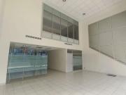 Local Comercial en Renta en Avenida Comercial de El...
