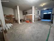 Local comercial en ubicación excepcional junto a la...