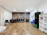 Local comercial en venta en avenida Meridiana,...