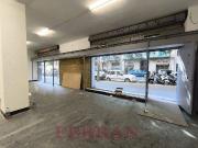 Local comercial en venta en calle De Tamarit, Barcelona,...
