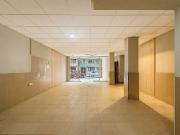 Local comercial en venta en calle De Còrsega, Barcelona,...