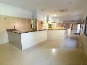 Local comercial en venta en calle De Guifré, Badalona,...