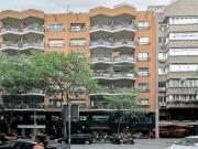 Local comercial en venta en calle De Rocafort,...