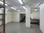 Local comercial en venta en calle De Viladomat,...