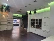 Local comercial en venta en calle De Viladomat,...