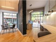 Local comercial en venta en calle De Viladomat,...