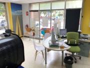 Local comercial en venta en calle Juan de Mena,...