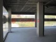 Local comercial en venta en Sant Joan Despí, de 373 m²...