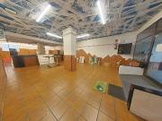 Local comercial en venta en Viladecans, de 165 m² por...