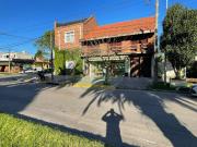 Local y vivienda sobre Av. Tejedor