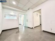 Local comercial esquinero situado zona Padre Jesús Fernández