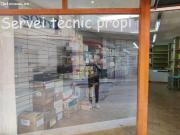 Local comercial grande con patio trasero