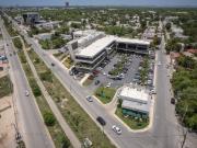 Local Comercial Renta Cancun Av Huayacan con Alamos $550 m2