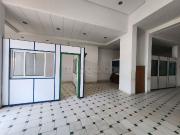 Local commercial 800 m² aménagé sur 2 niveaux