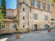 Local Commercial avec appartement de fonction à Ménerbes