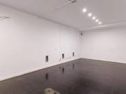 Local con altillo y amplio escaparate en L’Eixample