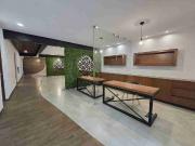 LOCAL CON SHOWROOM Y OFICINAS EN AVENIDA