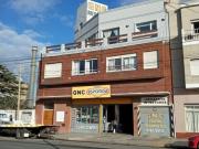 Local con vivienda y deptos