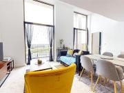 Local Crescent, Manchester M5 1 bed penthouse to rent...