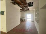 Local de 160m2 situado enfrente de la puerta de MATADERO...